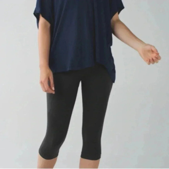 Lululemon in the flow crop 11 - Picture 3 of 10
